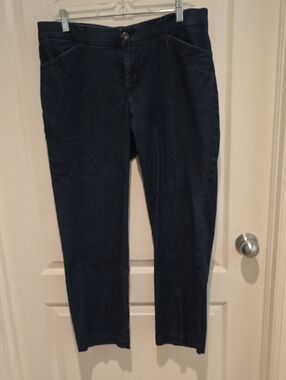 Lee Women's Dark Navy Blue Straight-Leg Jeans